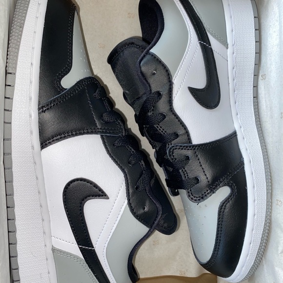 DS JORDAN 1 LOW “SHADOWTOE” SIZE 6.5Y/8W - Picture 3 of 4